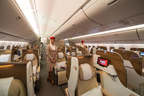 エミレーツ航空B777-300ER　ビジネスクラス／イメージ (C)エミレーツ航空