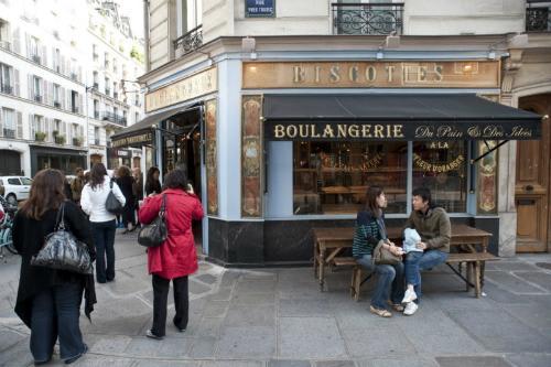 【パリ】街角のパン屋（C) Atout France/Cedric Helsly