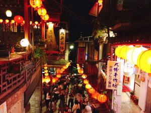 お茶と夜景にうっとり。九份のおすすめスポットを歩く