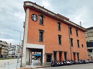 古跡の中の台湾スタバ星巴克艋舺門市をリサーチ！台湾限定品も♪