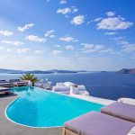 エーゲ海を見下ろす空中プールが大人気のホテル♡サントリーニ島Katikiesカティキエス