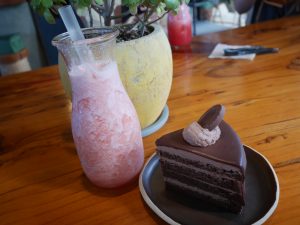 済州島の絶景ビーチ目の前！お魚モチーフのカフェfishya