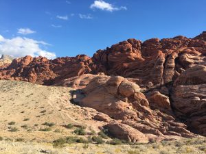 ラスベガス市内から最も近い大自然！レッドロックキャニオン